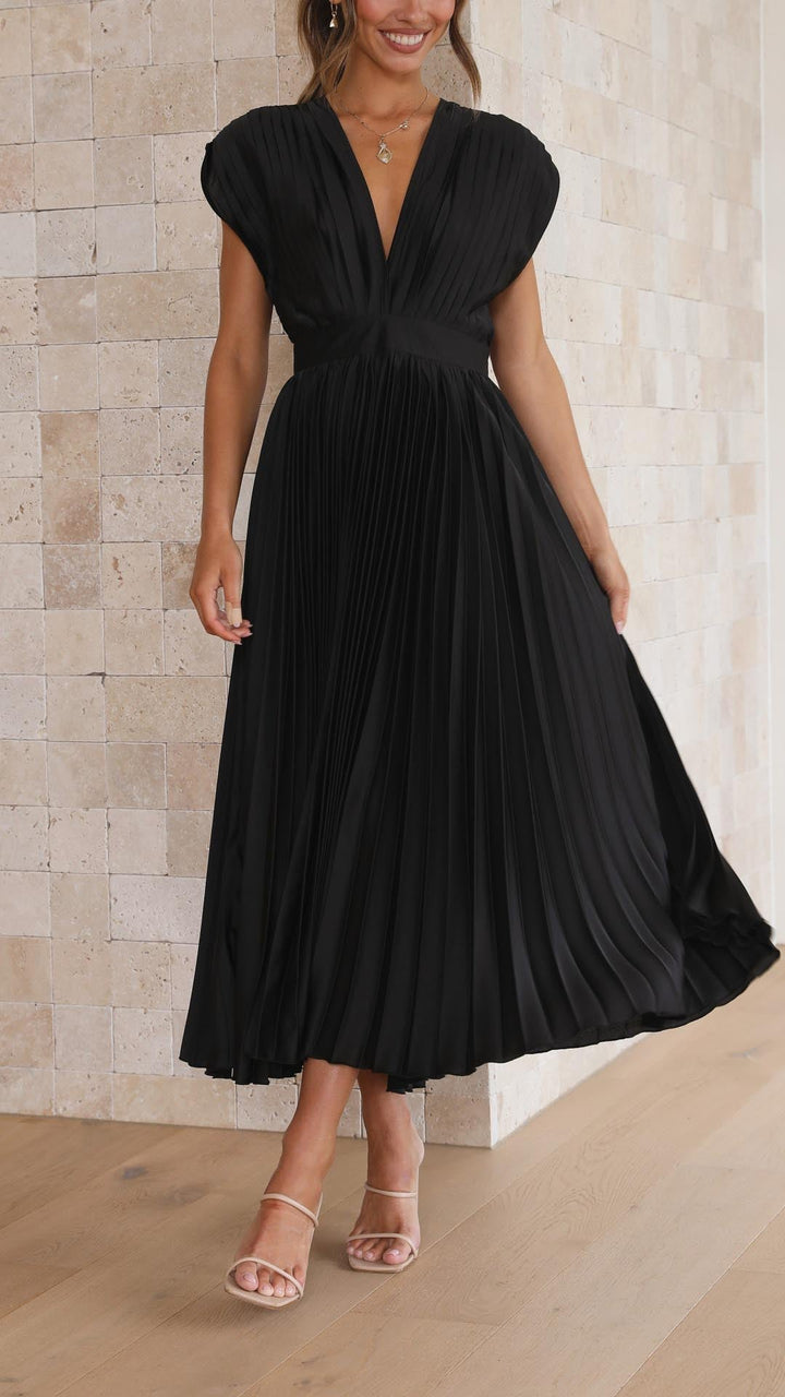 Pleated Maxi Dress with Elegant Flow