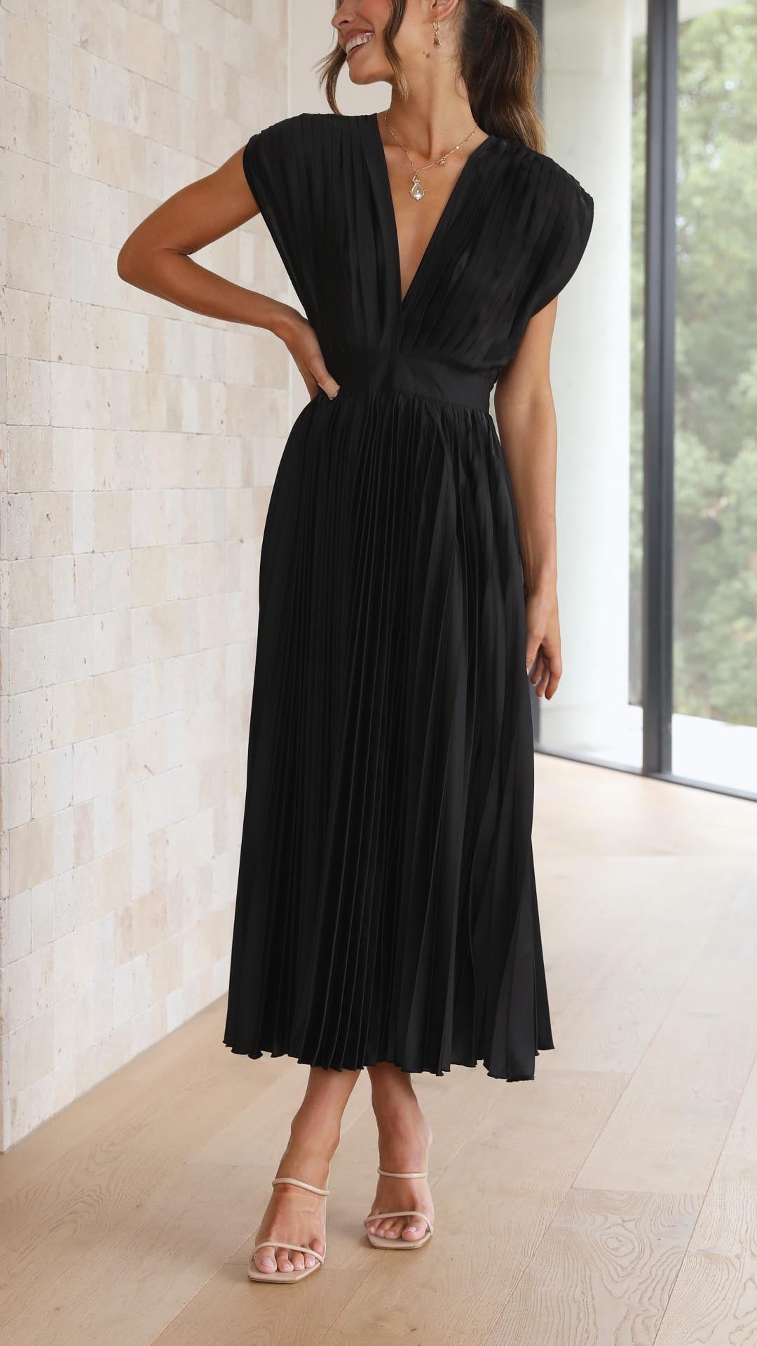 Pleated Maxi Dress with Elegant Flow