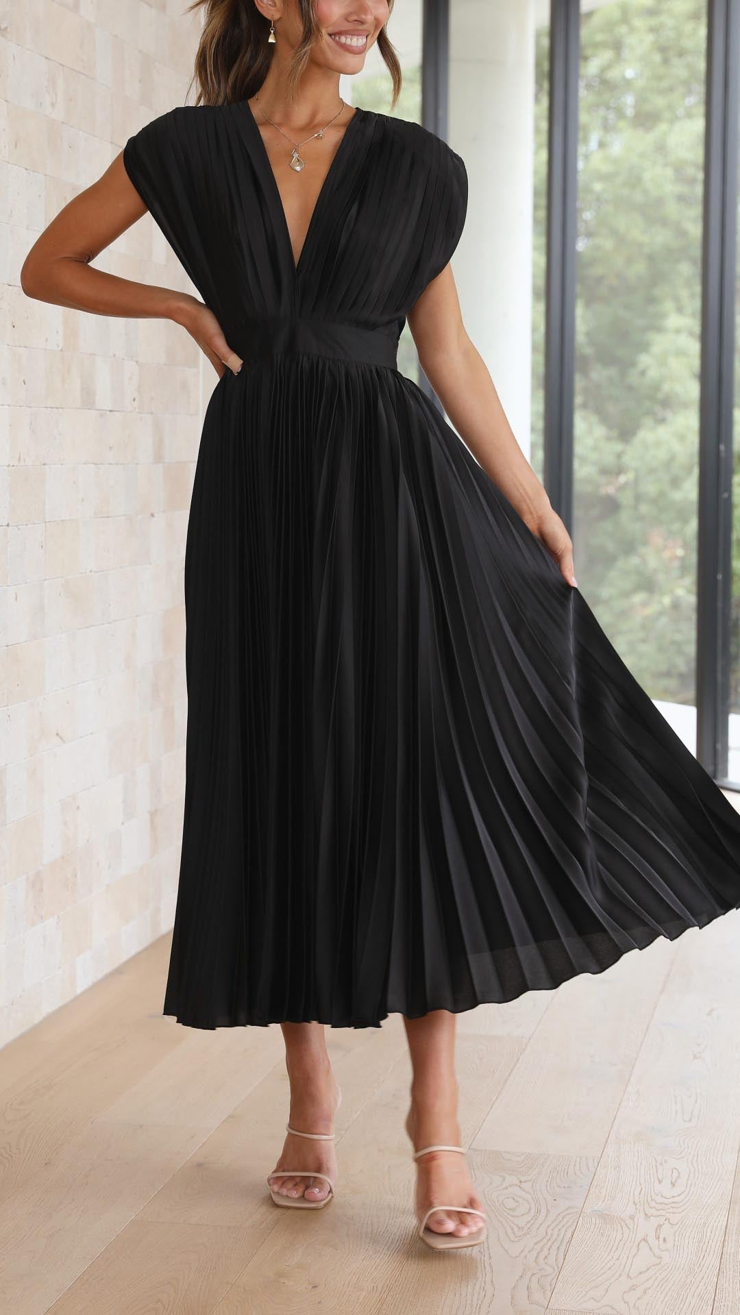 Pleated Maxi Dress with Elegant Flow