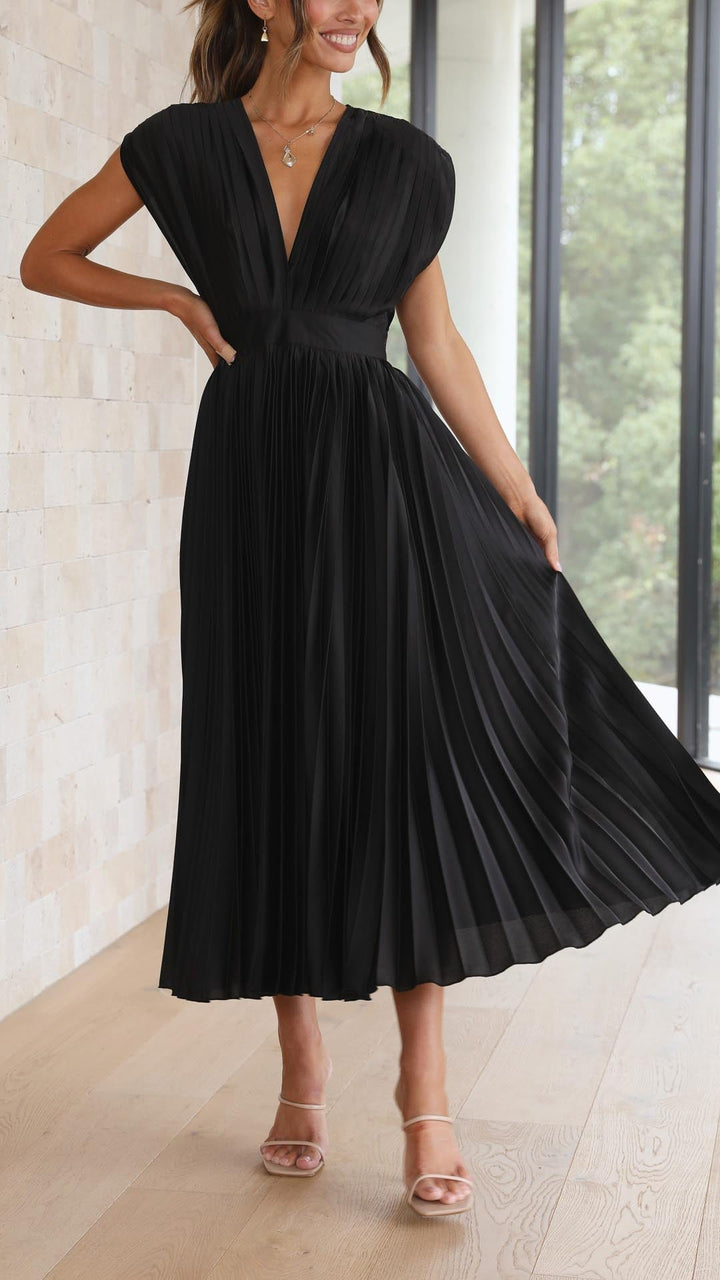 Pleated Maxi Dress with Elegant Flow