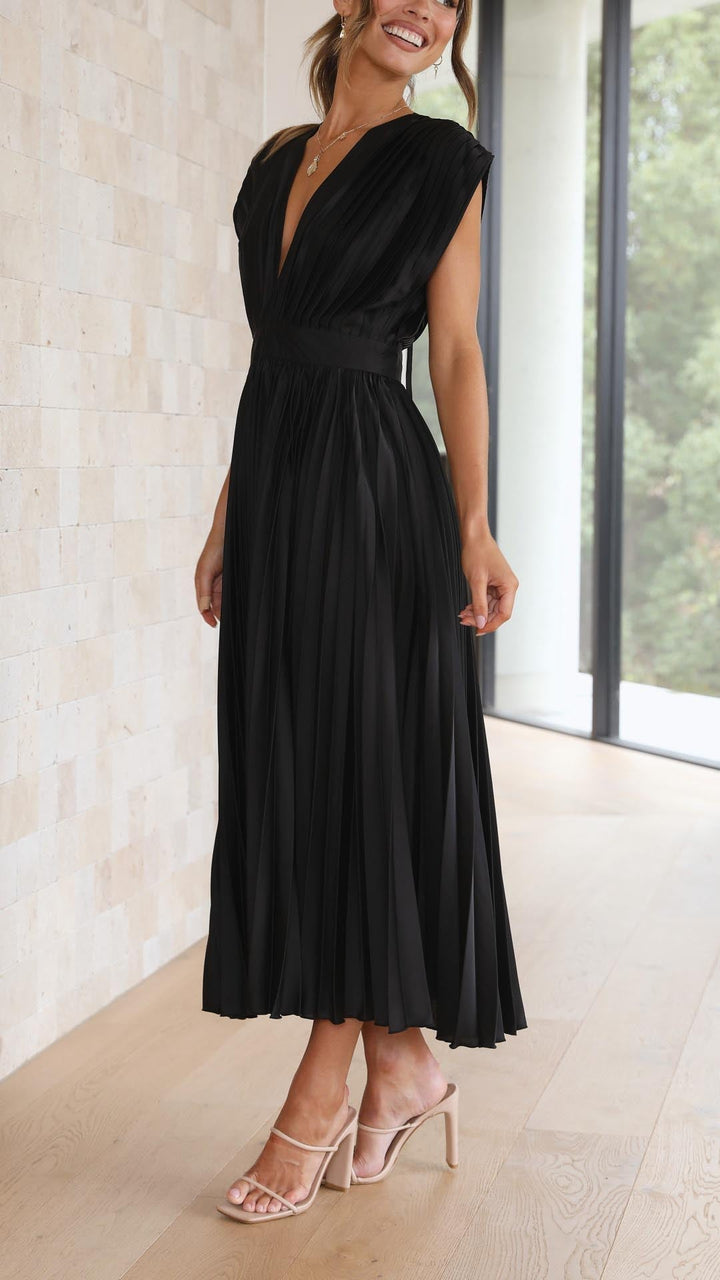 Pleated Maxi Dress with Elegant Flow