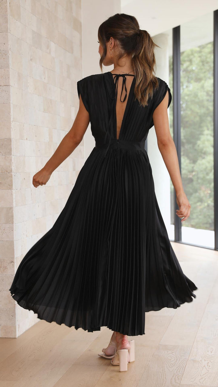 Pleated Maxi Dress with Elegant Flow