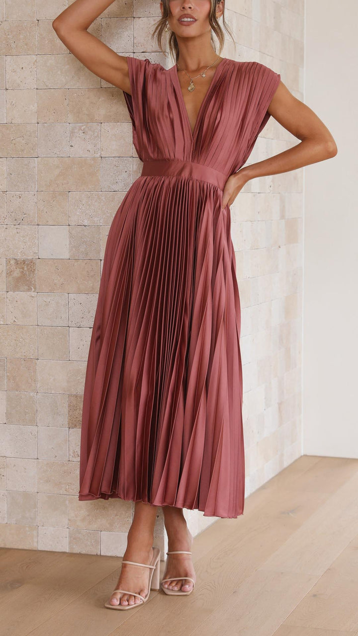 Pleated Maxi Dress with Elegant Flow