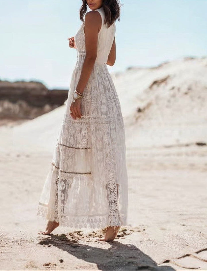 Boho Lace Maxi Dress – Sleeveless V-Neck Elegance